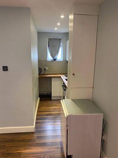 Terraced House To Rent In Upper Grove, London, SE25