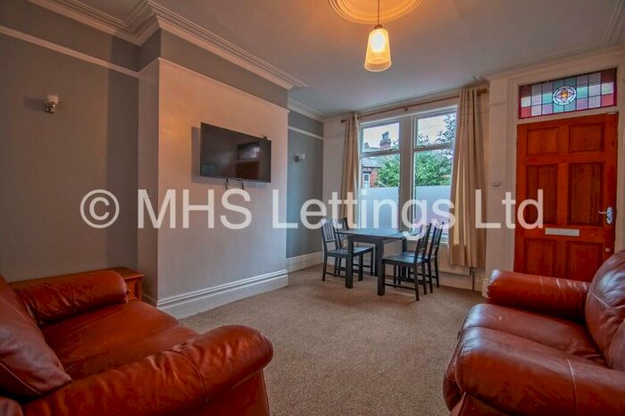2 Bedroom Terraced House To Rent In Knowle Grove, Leeds, LS4
