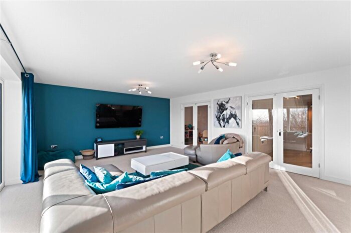5 Bedroom Detached House For Sale In Kensington Gardens, Carlton, Nottingham, Nottinghamshire, NG4