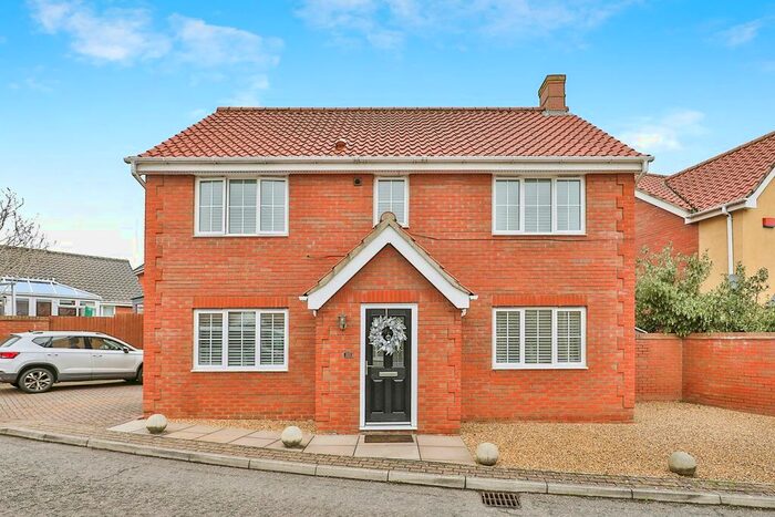 4 Bedroom Detached House For Sale In Mardle Street, Norwich, NR5