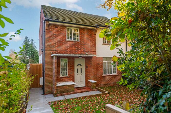 3 Bedroom End Of Terrace House For Sale In Park Lane East, Reigate, RH2