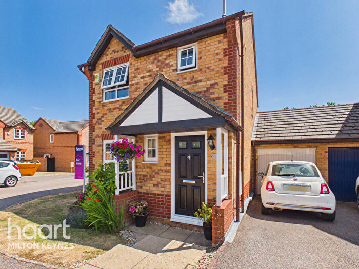 3 Bedroom Link Detached House For Sale In Emmett Close, Milton Keynes, MK4