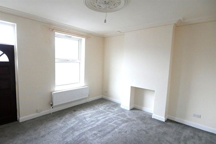 3 Bedroom Terraced House To Rent In High Street, Morley, LS27
