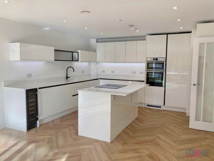 2 Bedroom Apartment To Rent In Bath Road, Cheltenham, GL53