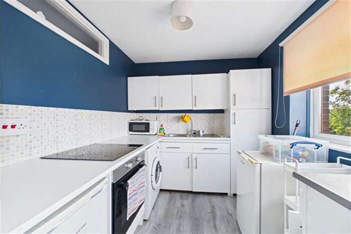 2 Bedroom Apartment To Rent In Lonsdale Court, Jesmond, Newcastle Upon Tyne, NE2