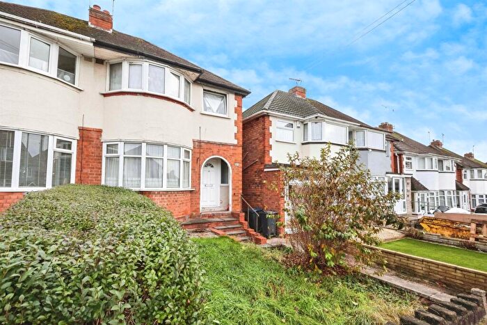 3 Bedroom Semi Detached House For Sale In Coalway Avenue, Birmingham, B26