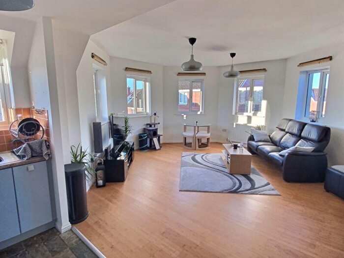 2 Bedroom Apartment To Rent In Dunnock Court, Norwich, NR8