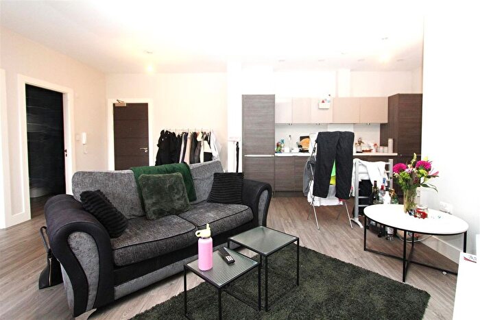 1 Bedroom Flat To Rent In Park House Dawsons Square Pudsey, Pudsey, LS28