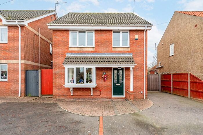 4 Bedroom Detached House For Sale In Dell Road, Oulton Broad South, NR33