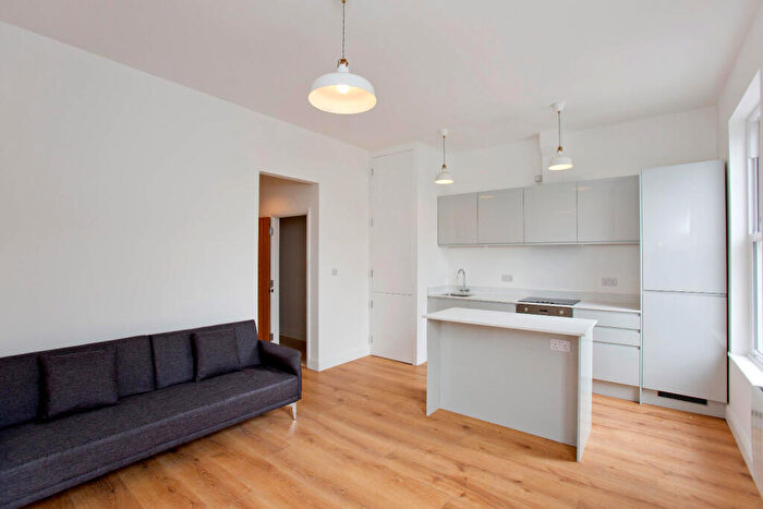 1 Bedroom Flat To Rent In Evershot Road, London, N4