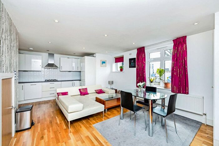 2 Bedroom Flat To Rent In Willow Walk, London, SE1