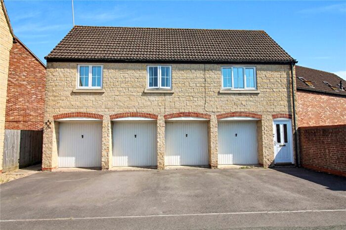 2 Bedroom Detached House For Sale In Cassini Drive, Swindon, Wiltshire, SN25