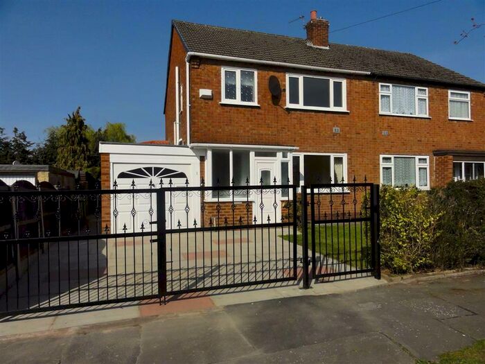 3 Bedroom Semi-Detached House To Rent In Munro Avenue, Peel Hall, M22