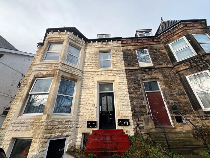 2 Bedroom Flat To Rent In Harehills Avenue, Chapel Allerton, Leeds, LS8