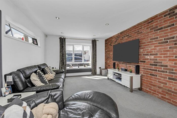4 Bedroom Detached House For Sale In The Heath, Woolpit, IP30