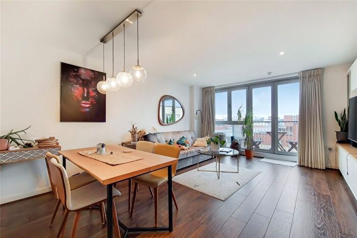 2 Bedroom Flat To Rent In Carronade Court, Eden Grove, N7