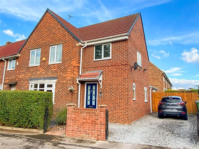 3 Bedroom Semi-detached House For Sale In Bowes Road, Newton Aycliffe, DL5