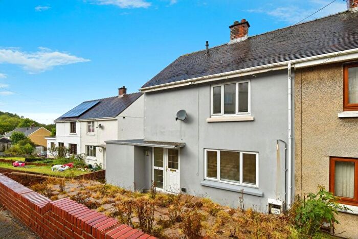 2 Bedroom Semi Detached House For Sale In Coedmawr, Ponthenry, Llanelli, Carmarthenshire, SA15