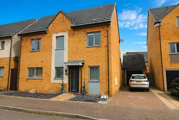 4 Bedroom Detached House For Sale In Compton Place, Stevenage, SG1