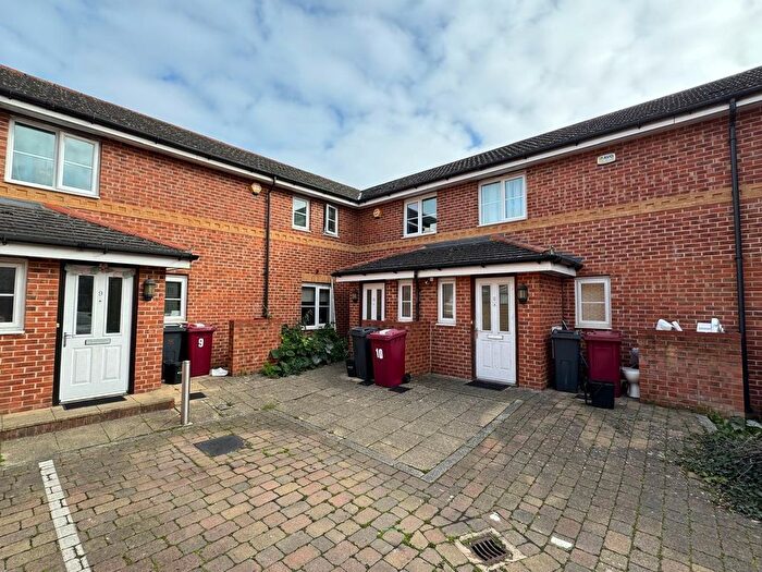 3 Bedroom Terraced House For Sale In Battle Place, Reading, RG30