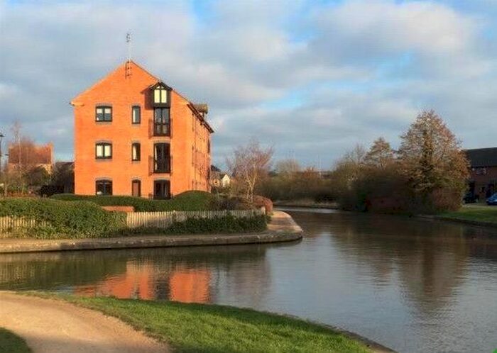 2 Bedroom Flat To Rent In Wharf Lodge, The Moorings, Leamington Spa, Warwickshire, CV31