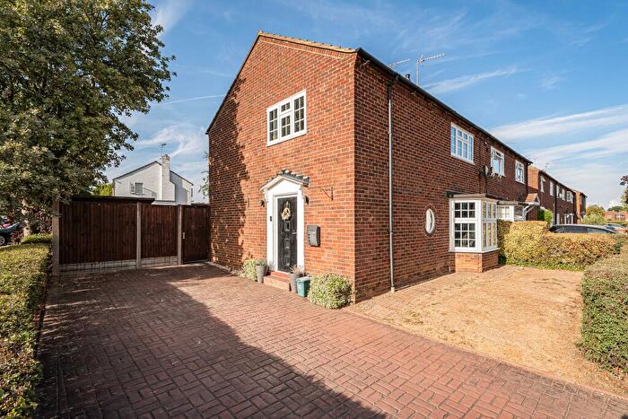 4 Bedroom Semi-Detached House For Sale In Boundary Lane, Welwyn Garden City, Hertfordshire, AL7