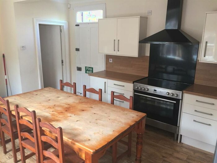 6 Bedroom House To Rent In West Parade, Lincoln, LN1