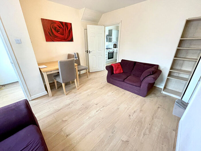 3 Bedroom Terraced House To Rent In Salcombe Road, Bristol, BS4