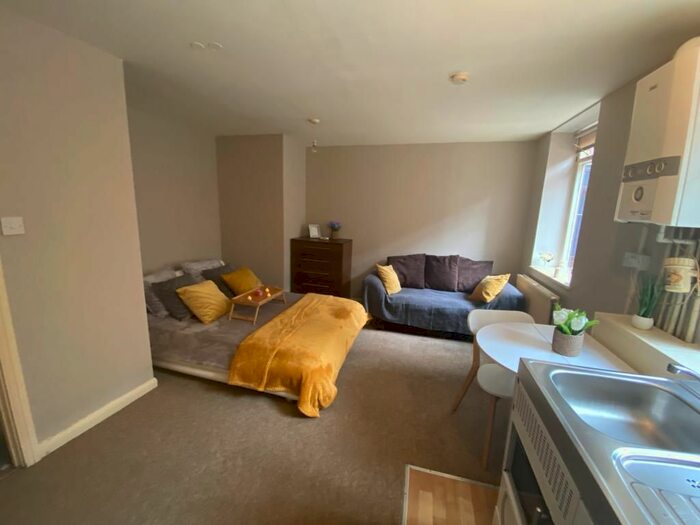 Studio To Rent In Flat C High Town Road, Luton, LU2