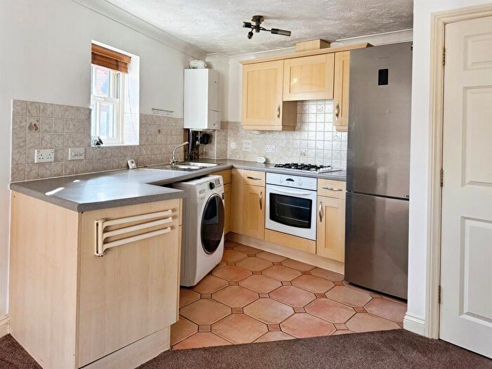 2 Bedroom Flat For Sale In Riverside Place, Fordingbridge, SP6