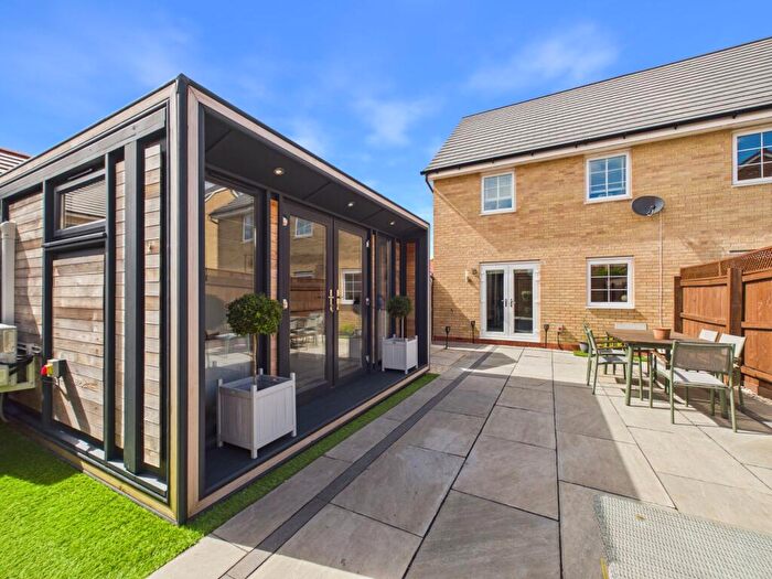 3 Bedroom Semi-Detached House For Sale In Broadstone Drive, Hampton Water, PE7