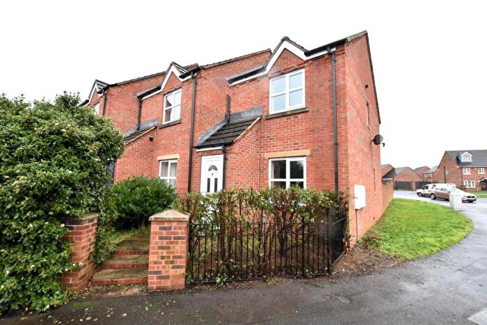 2 Bedroom Semi-Detached House To Rent In Temple Road, Scunthorpe, DN17