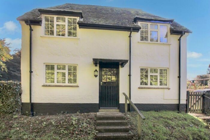 3 Bedroom Detached House To Rent In Bodenham -, SP5