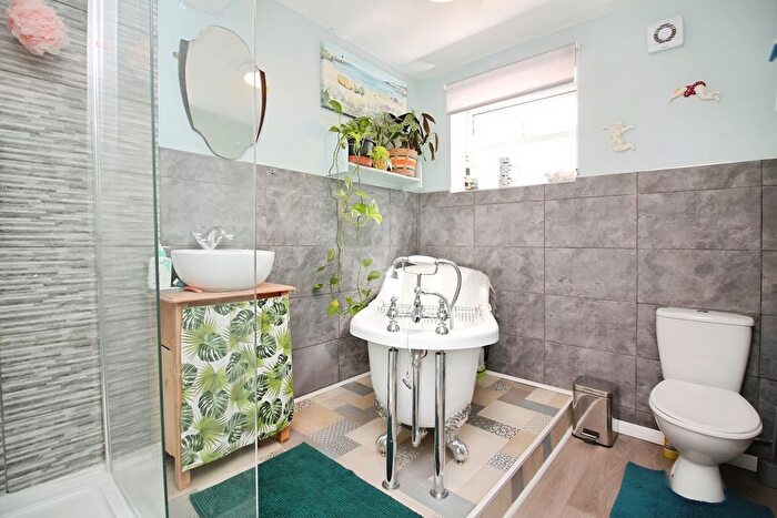 2 Bedroom Semi-Detached Bungalow For Sale In Pits Avenue, Braunstone Town, LE3