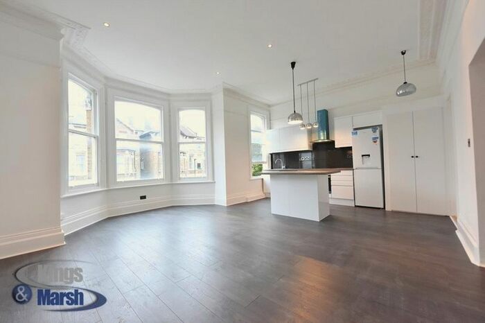 1 Bedroom Flat To Rent In Montrell Road, Streatham Hill, London, SW2
