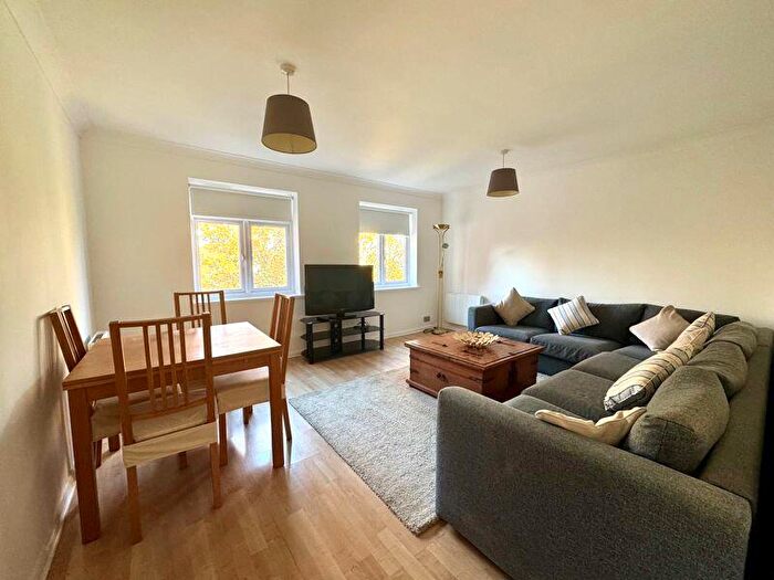 2 Bedroom Apartment To Rent In Somerset Road, Barnet, EN5