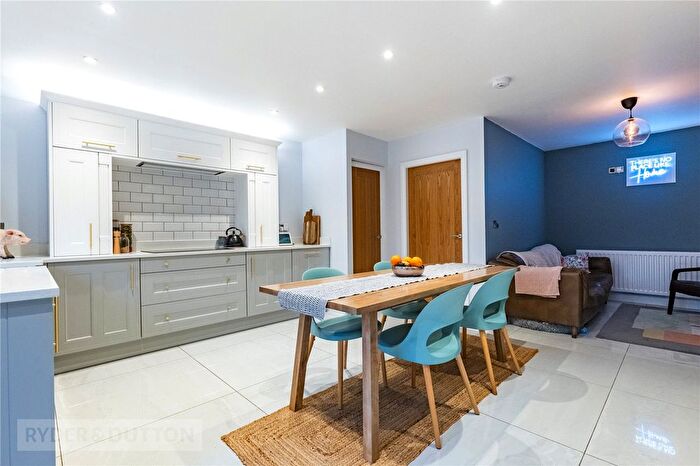 3 Bedroom Town House For Sale In Park View, Holmfield, Halifax, West Yorkshire, HX2