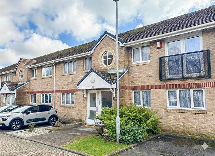 2 Bedroom Flat For Sale In Lovat Mead, St. Leonards-On-Sea, TN38