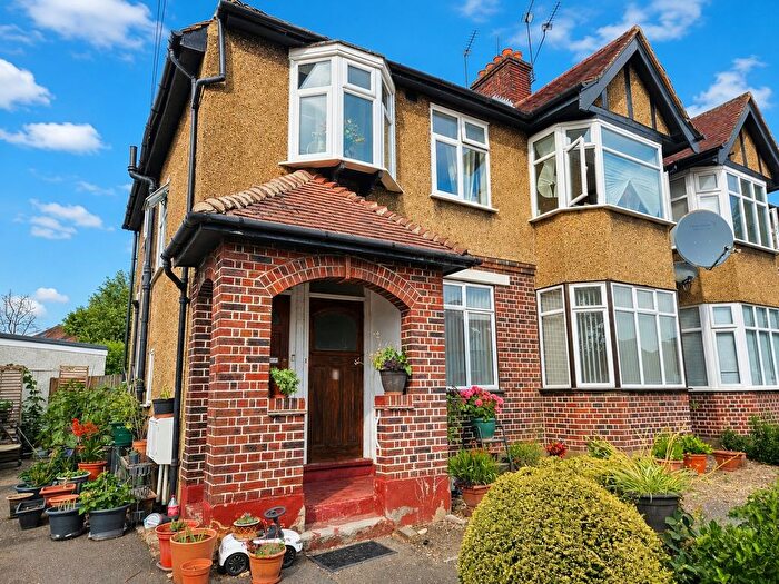 2 Bedroom Maisonette To Rent In Green Lane, Edgware, HA8