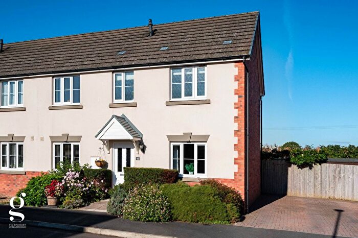 3 Bedroom Semi-detached House For Sale In White House Drive, Kingstone, Hereford, HR2