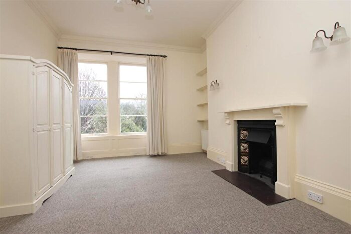 1 Bedroom Flat To Rent In Beaufort East, Bath, BA1