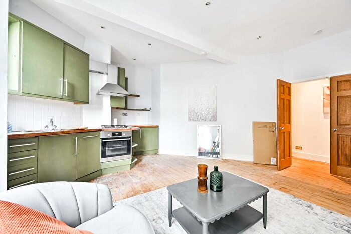 1 Bedroom Flat To Rent In Fulham Road, Chelsea, London, SW10