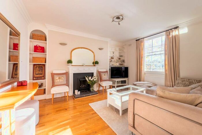 3 Bedroom Flat To Rent In Holland Park Avenue, Holland Park, London, W11