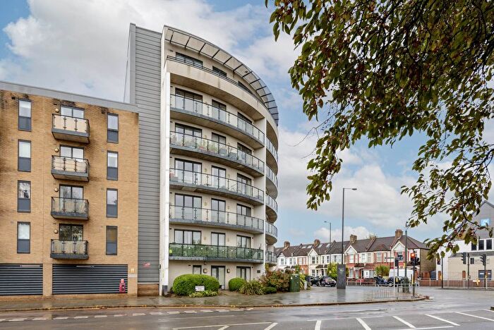 2 Bedroom Flat For Sale In Durnsford Road, Wimbledon, SW19