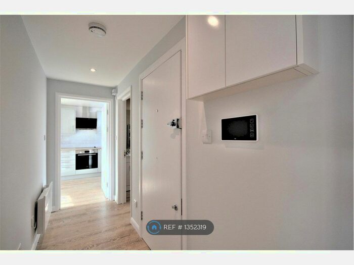 2 Bedroom Flat To Rent In Waldo Works, London, NW10