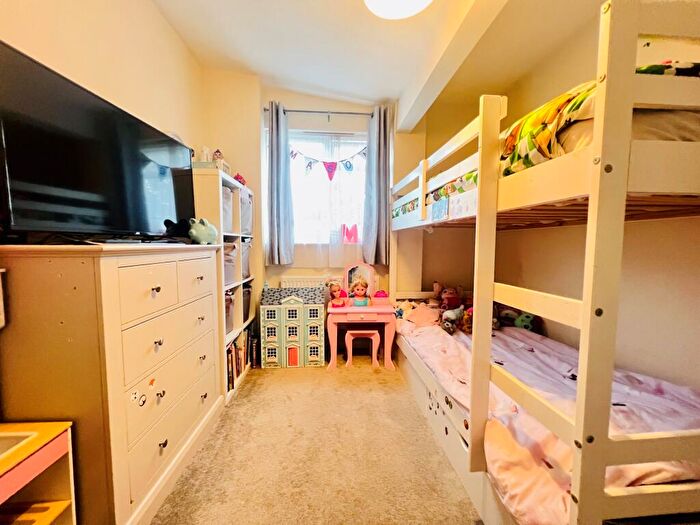 2 Bedroom Flat To Rent In Grenville Court, Ham View, CR0