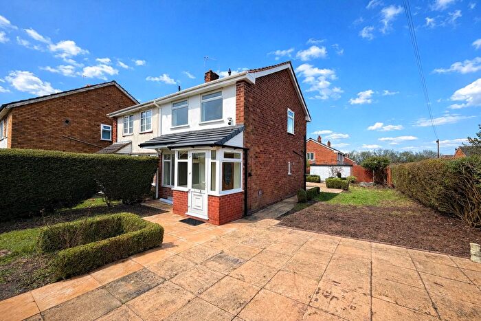 2 Bedroom Semi Detached House For Sale In Lazy Hill, Birmingham, West Midlands, B38