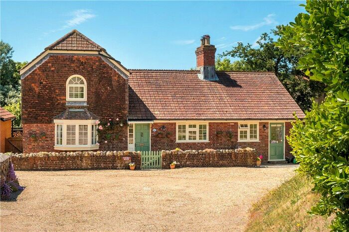 4 Bedroom Detached House For Sale In Kingston Road, Shorwell, Newport, PO30