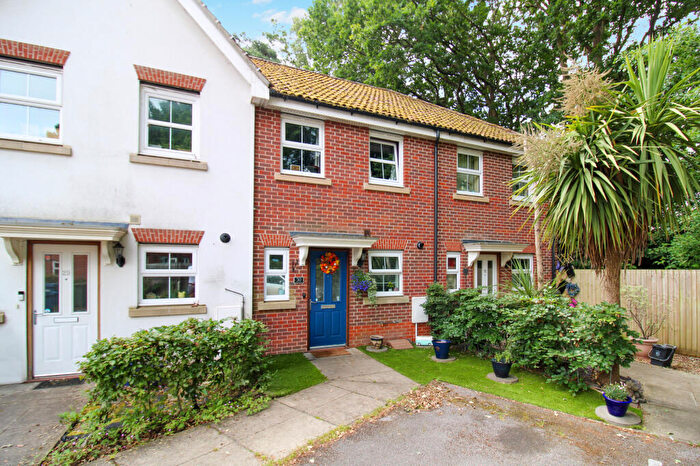 2 Bedroom Terraced House For Sale In Haskins Drive, Farnborough, GU14