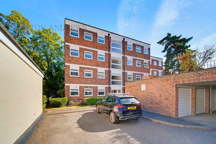 2 Bedroom Flat For Sale In Pinewood Grove, Ealing, W5